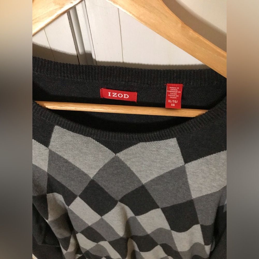 Izod Grey Argyle Diamond pattern Sweater Size XL - Picture 2 of 3